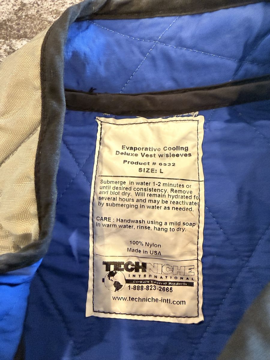 Evaporation cooling jacket/vest