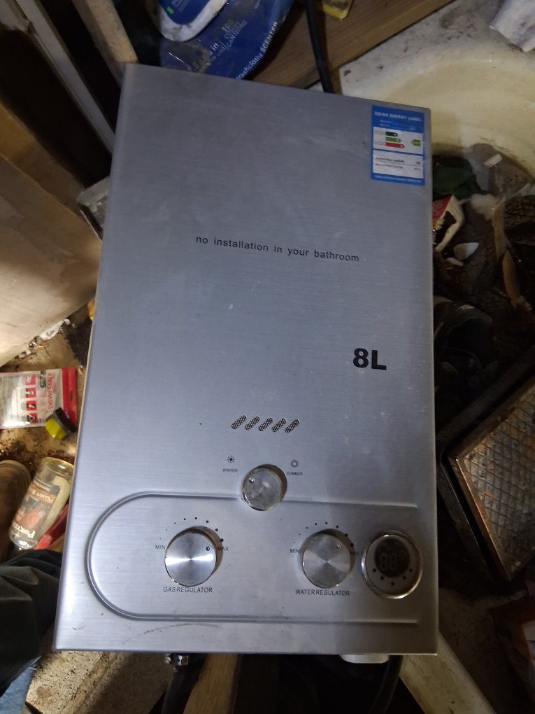 8L Tankless Gas Water Heater - Compact & Efficient Hot Water on Demand