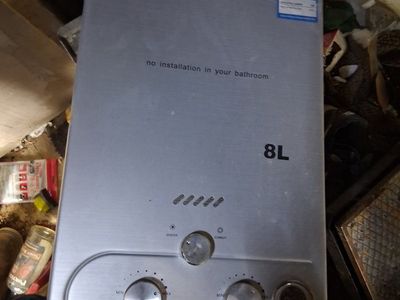8L Tankless Gas Water Heater - Compact & Efficient Hot Water on Demand