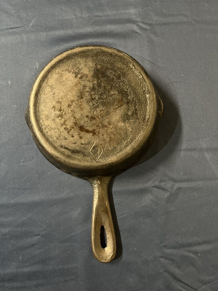 Chicago Hardeware #3 Cast Iron Skillet