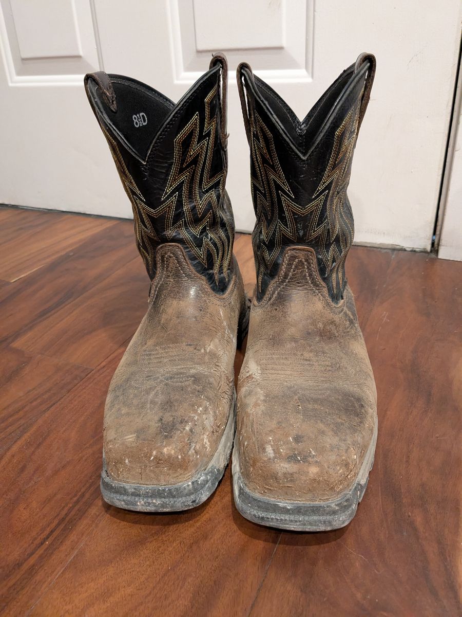 Dirty but FANTASTIC Ariat work boots