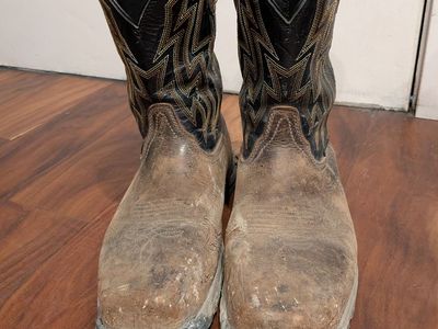 Dirty but FANTASTIC Ariat work boots