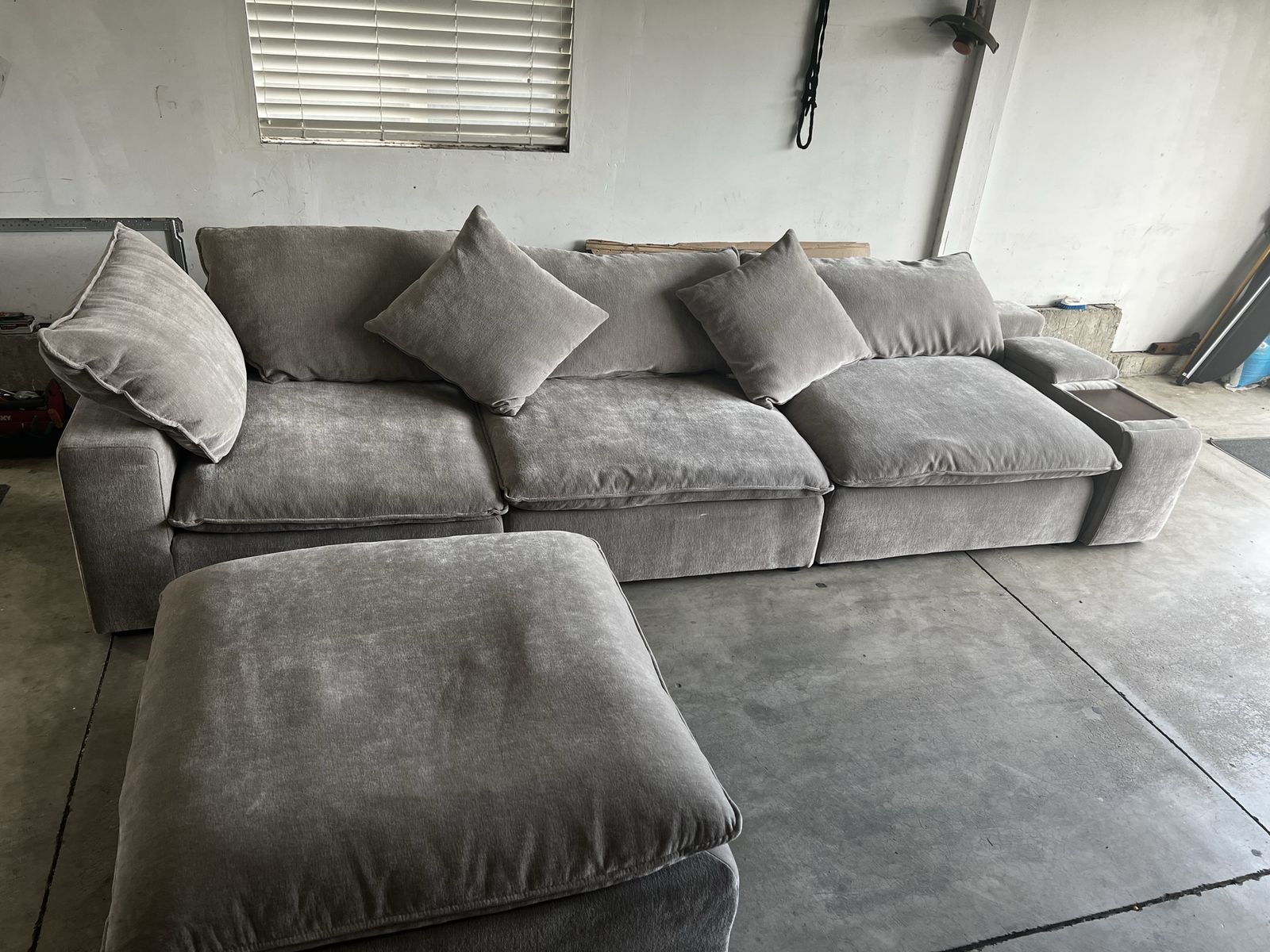 Main image 6