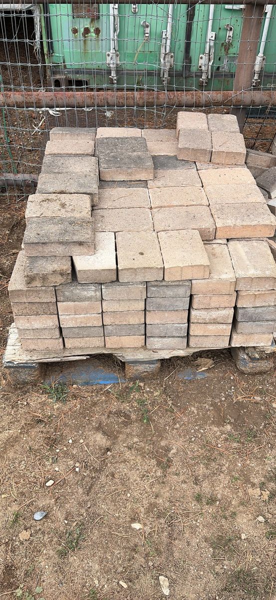 Pallet of Paver Bricks - Tan and Gray Concrete Pavers