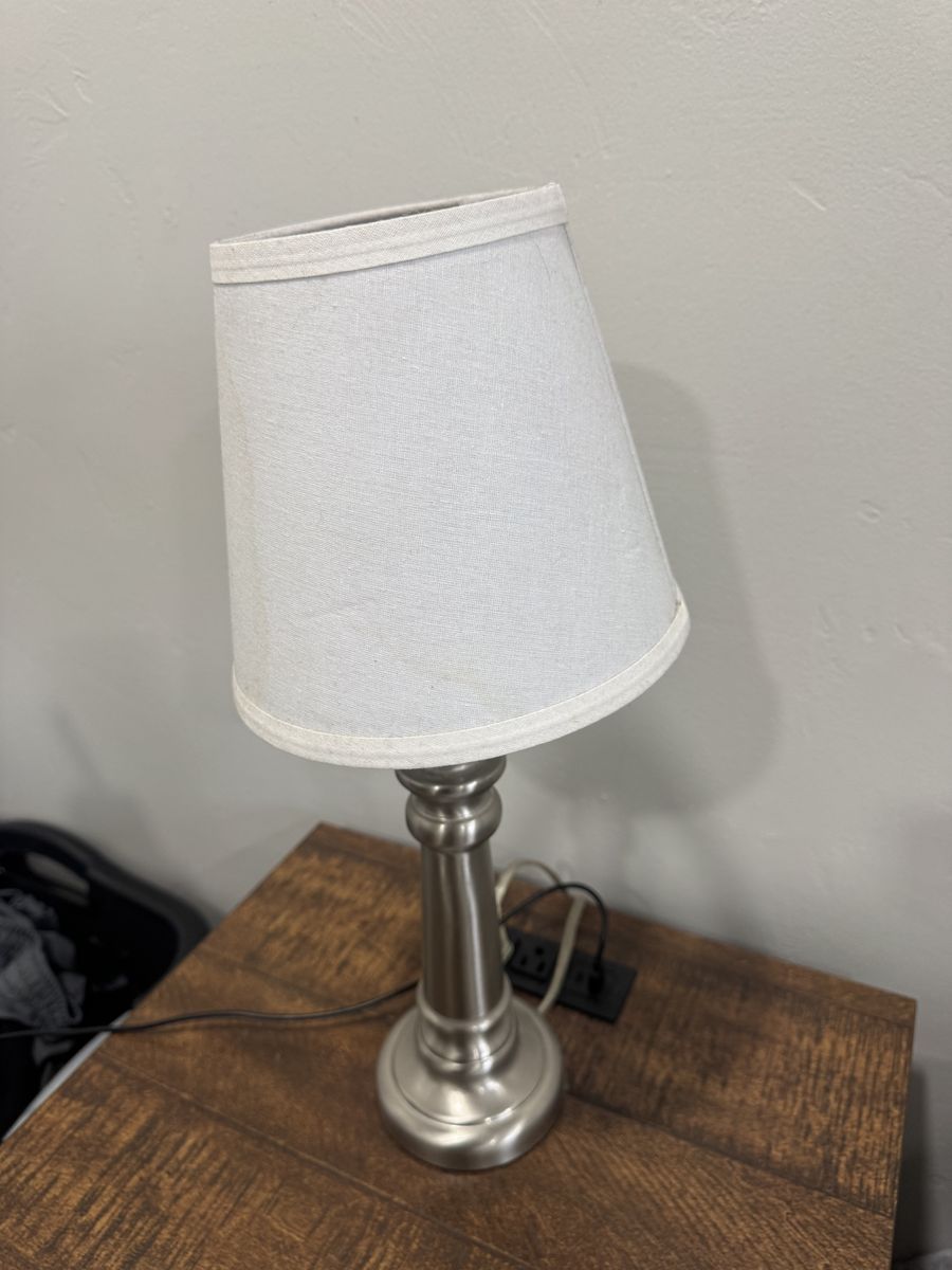 2 Nightstand Lamps