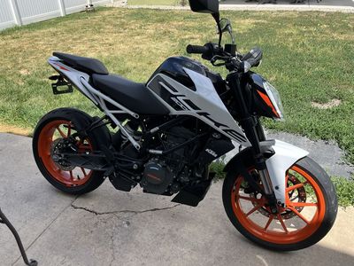 2022 KTM Duke 200 ONLY 324 MILES!!