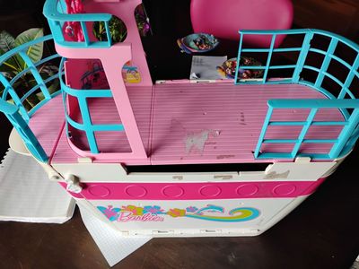 BARBIE BOAT