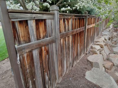 Rustic cabin wood fence panels & 6x6x6 cedar posts (can deliver)