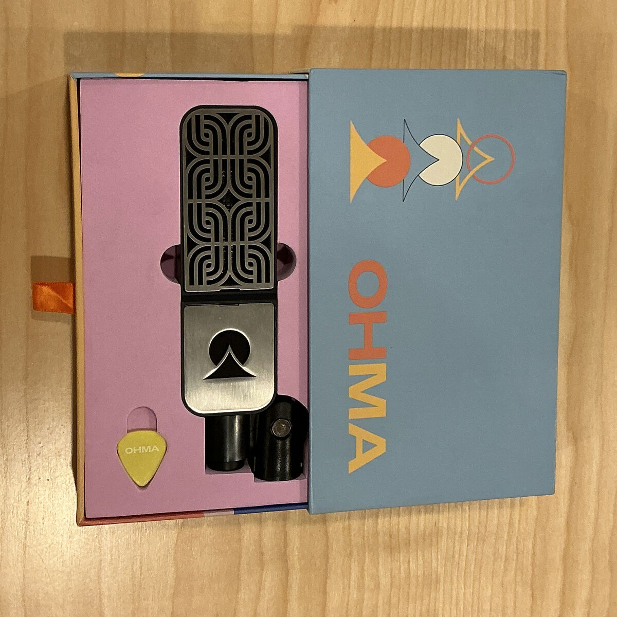 Ohma World Motif Ribbon Microphone