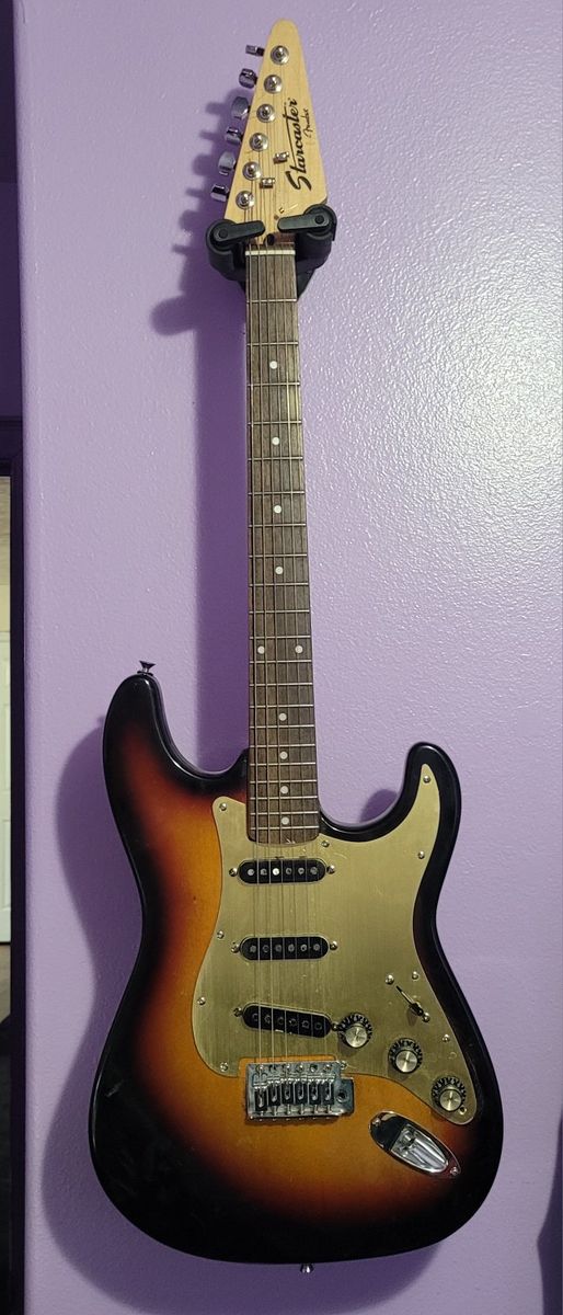 Starcaster Strat