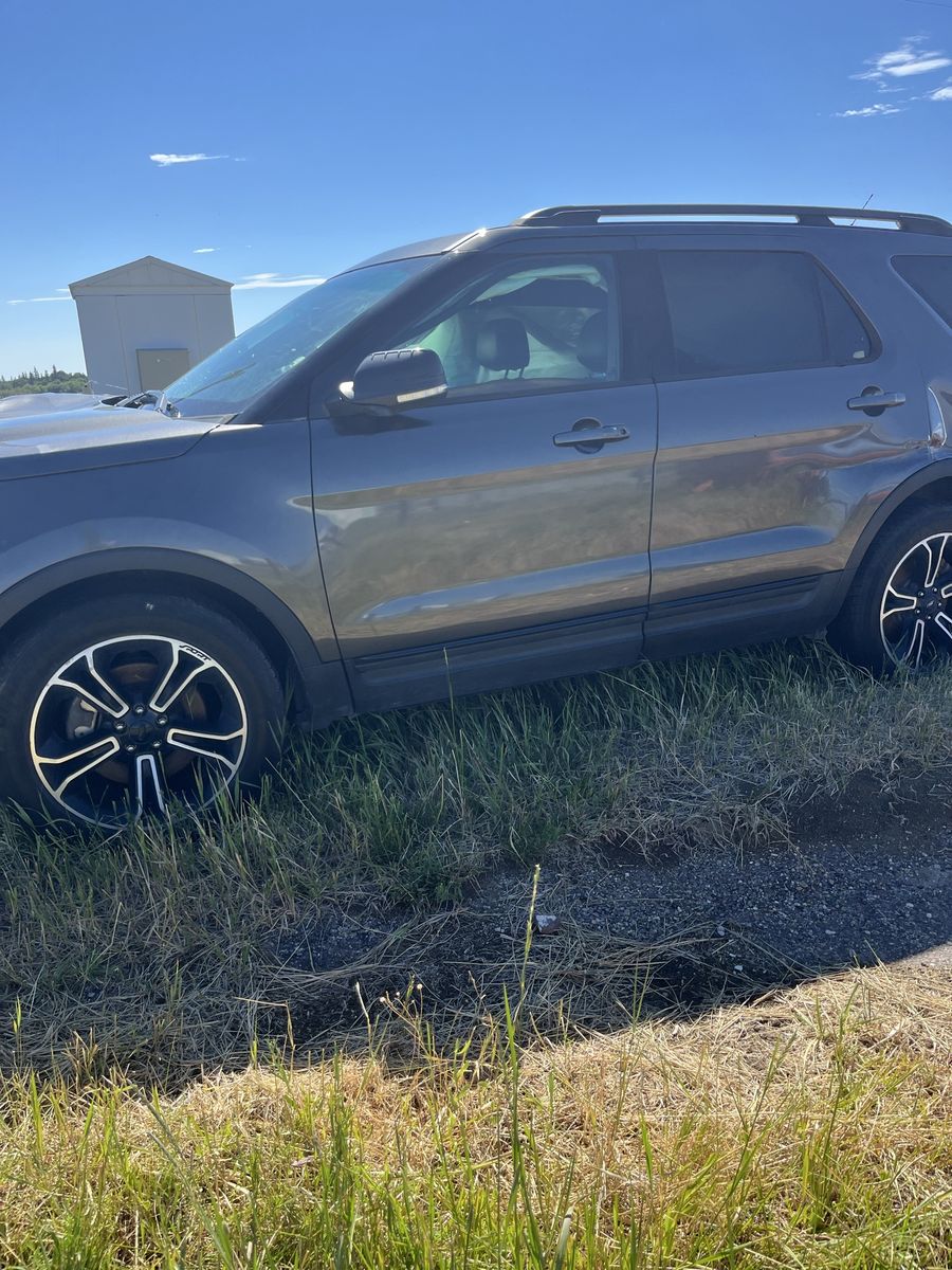 2015 Ford Explorer Sport 