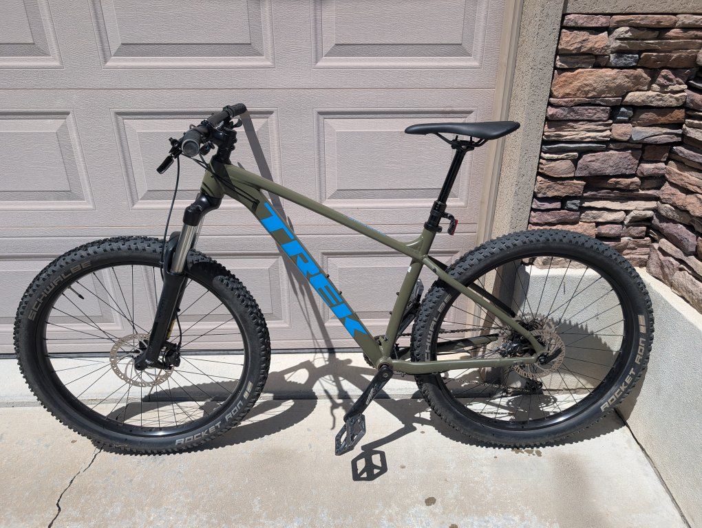 2023 Trek Roscoe 6 - Mountain Bike - M/L