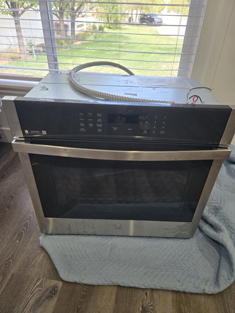 GE Appliances JTS3000SNSS Single Wall Oven Stainless Steel