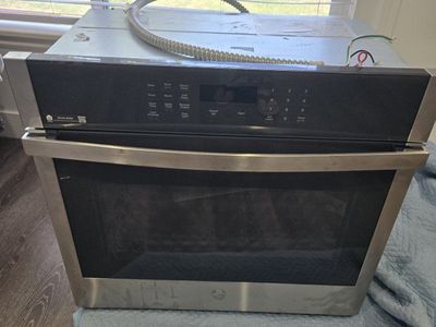 GE Appliances JTS3000SNSS Single Wall Oven Stainless Steel