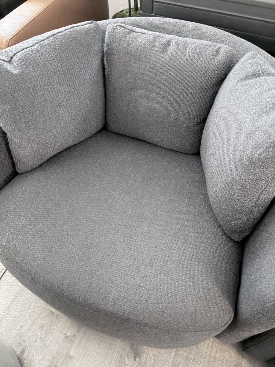 Main image 4