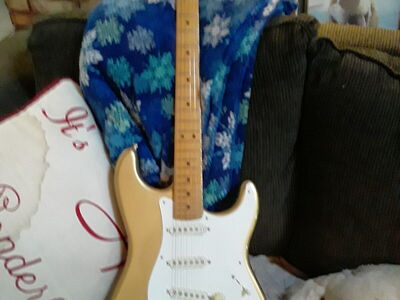 Fender Lincoln Brewster Stratocaster 2019 - Present - Aztec Gold