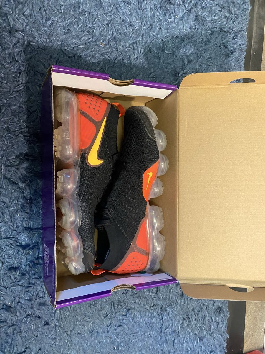 Nike Air VaporMax Flyknit 2 Laser Orange Size 11.