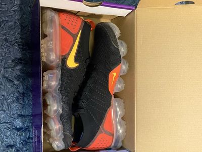 Nike Air VaporMax Flyknit 2 Laser Orange Size 11.