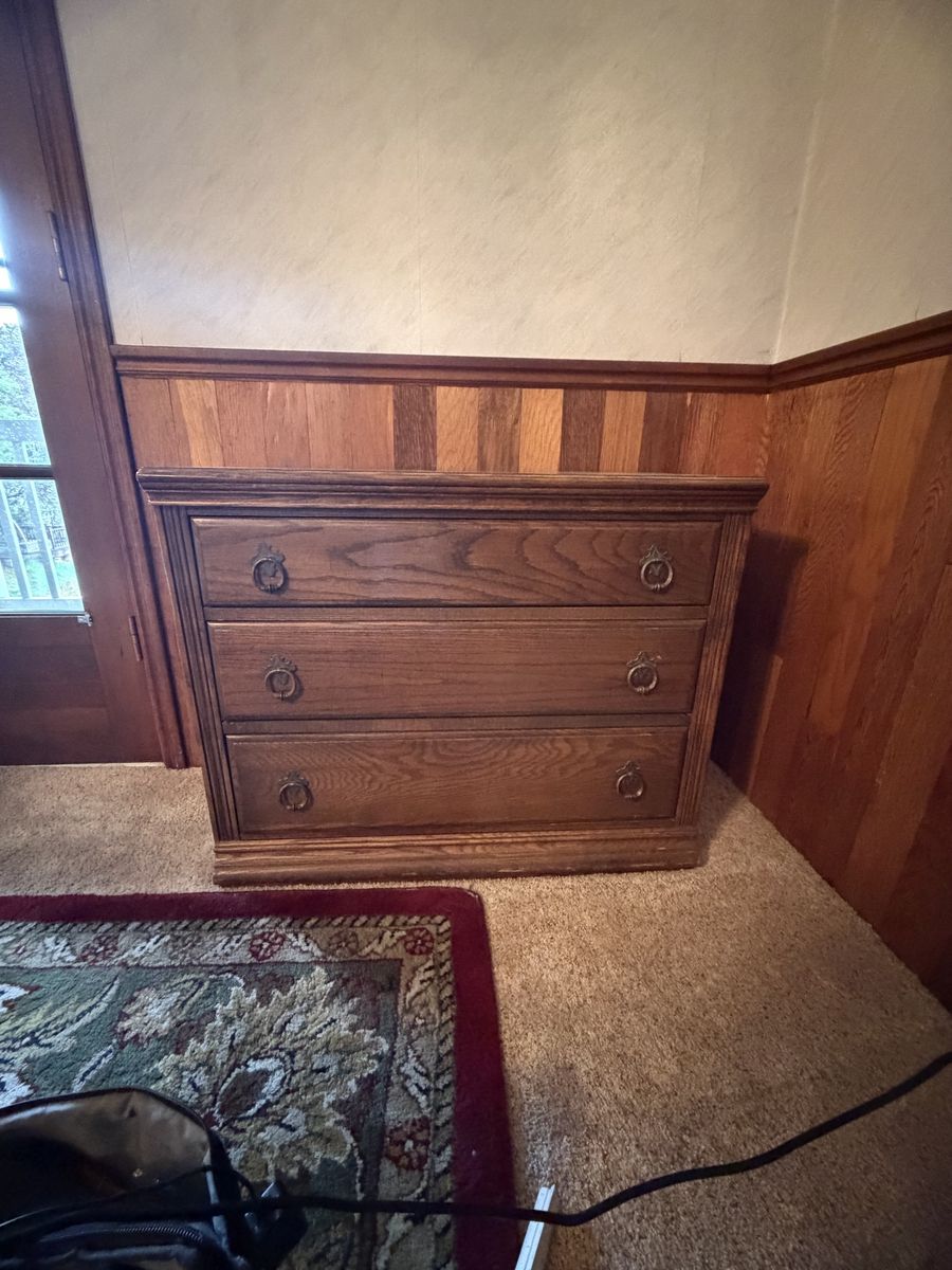 Chest of drawers