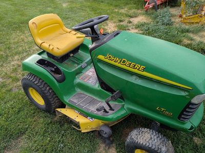John Deere LT150 Automatic riding lawn mower