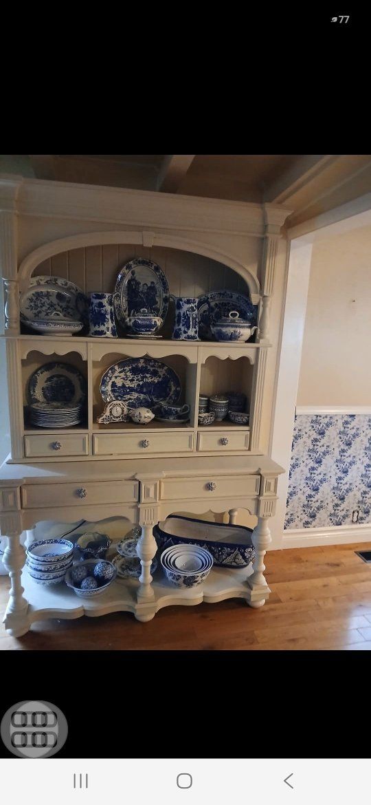 Vintage Farmhouse Style Wood China Cabinet Hutch Display Cabinet Off-White Cottagecore