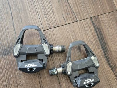 LIKE NEW Shimano 105 Carbon pedals