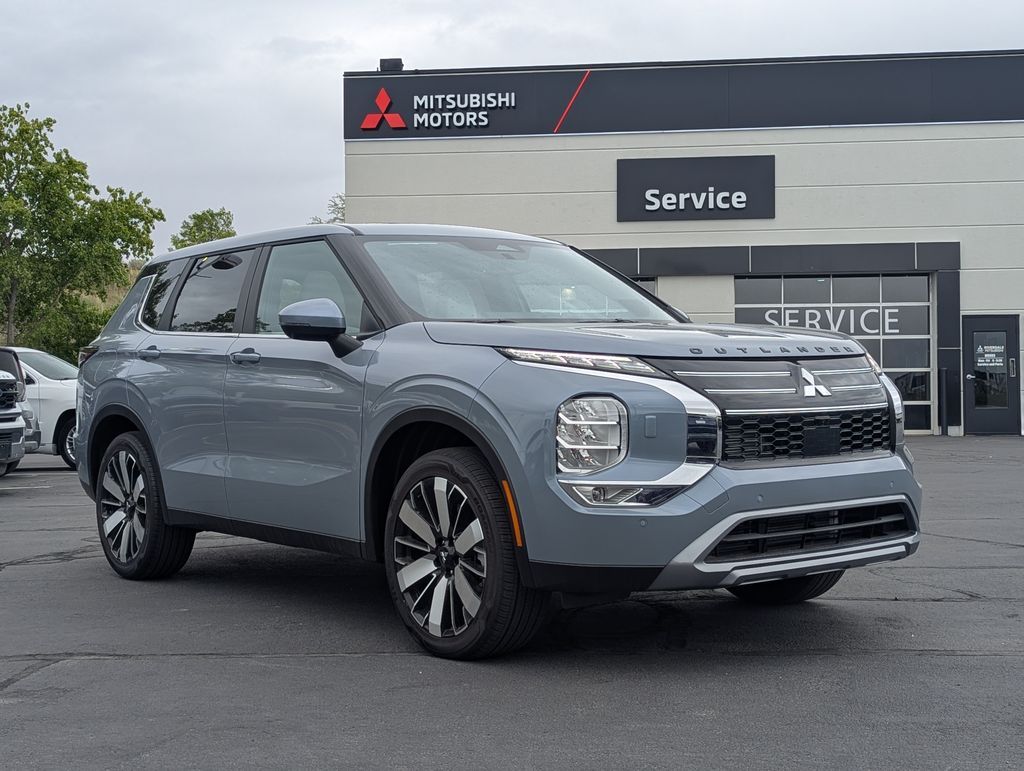 2026 Mitsubishi Outlander SE