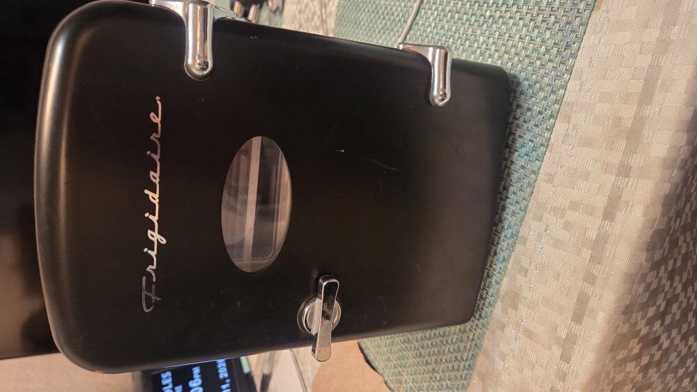 mini cooler frigidaire