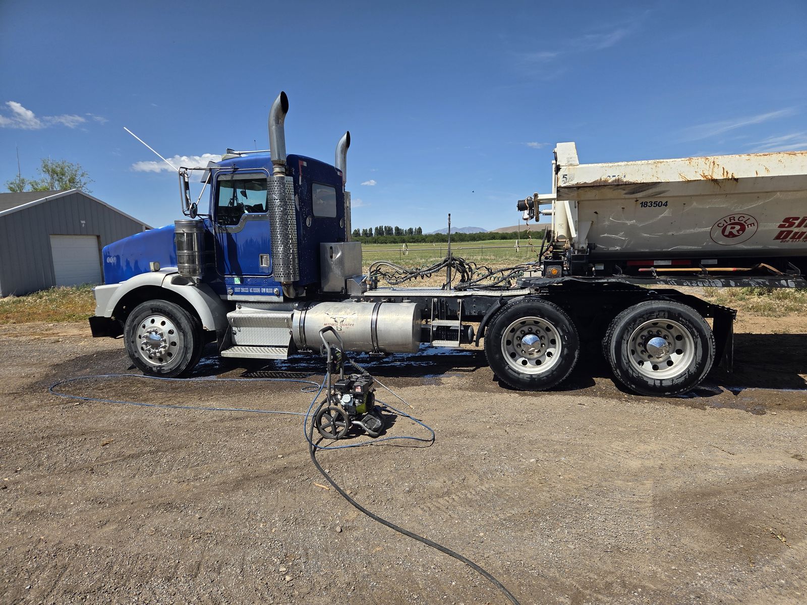 98 KW T 800 and 2015 Circle R 3 Axle Side Dump