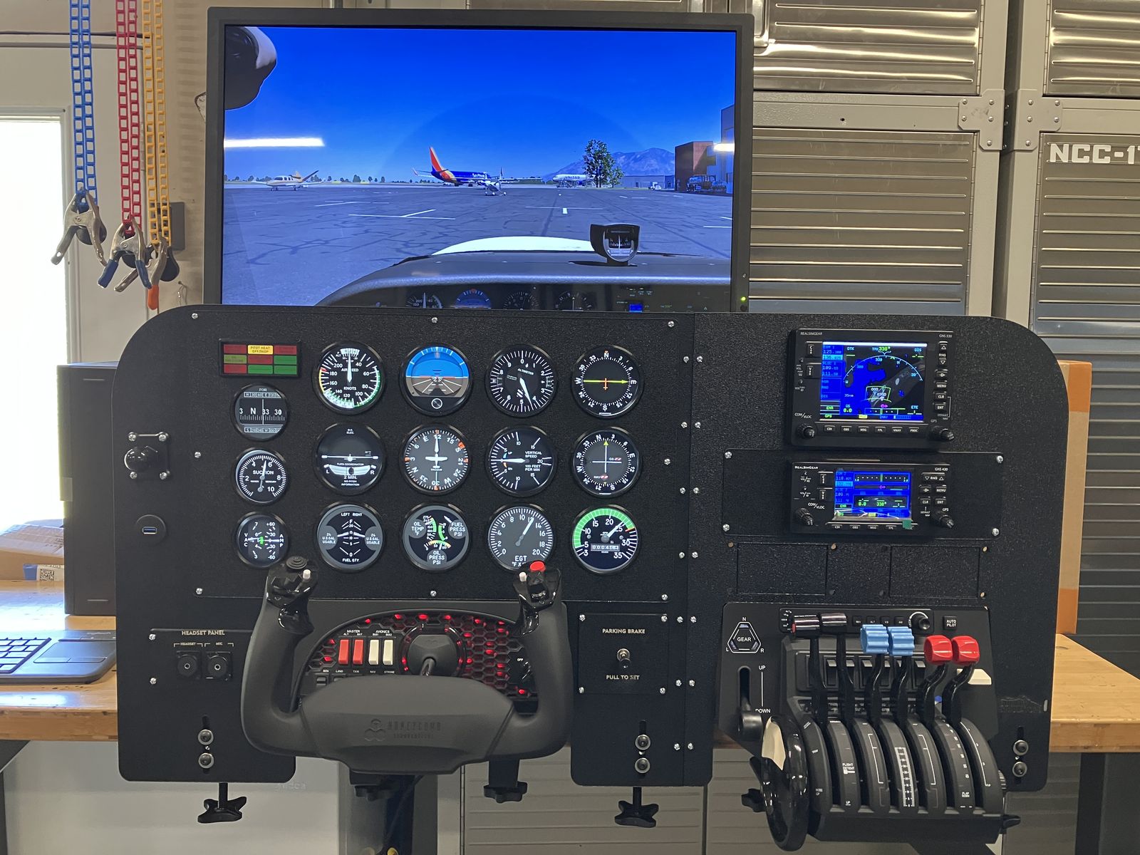 Premium Flight Simulator with GNS530/430 & Honeycomb Controls - Ready-to-Fly | X-Plane 12 & MSFT