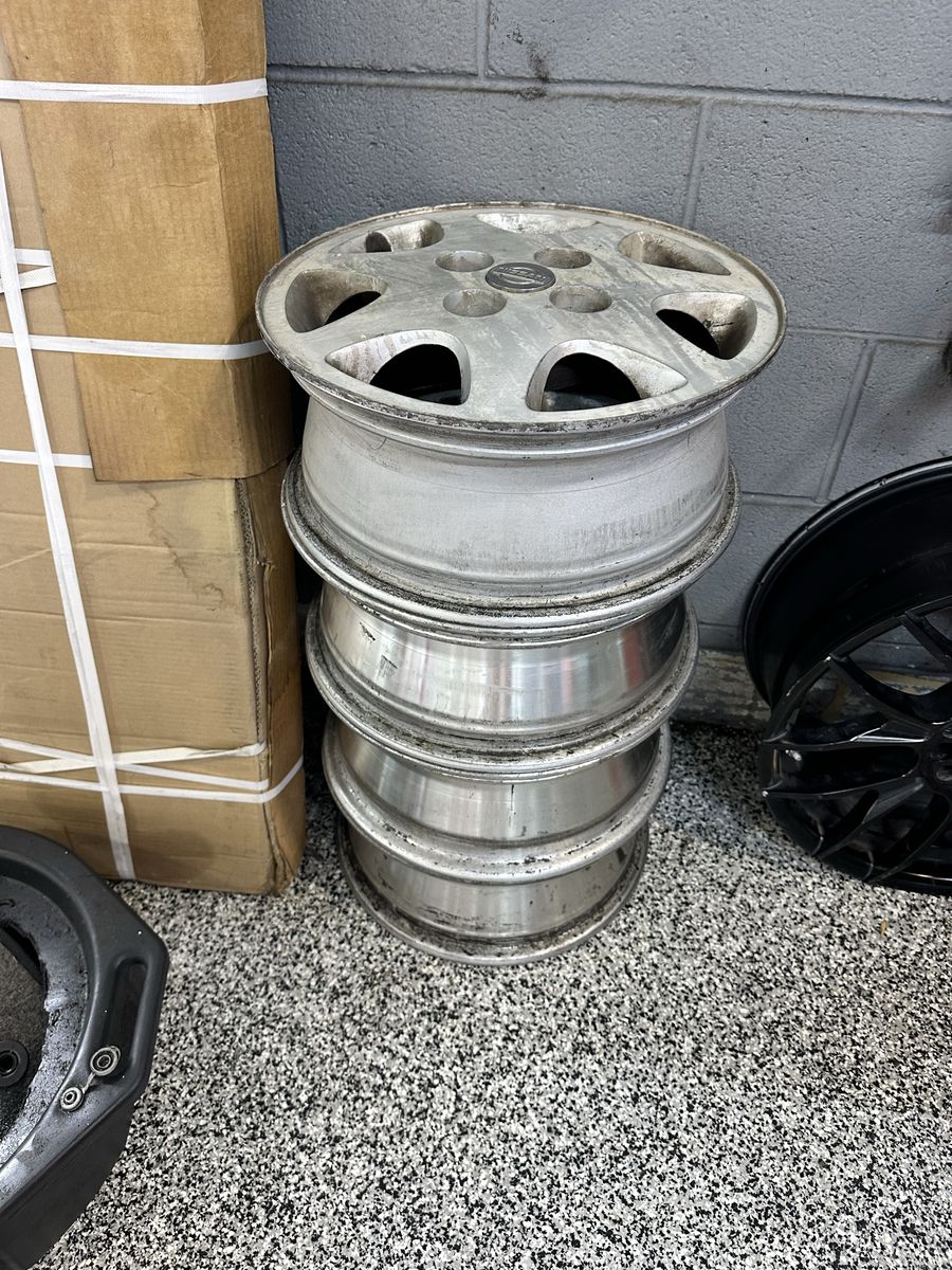 Nissan oem wheels 4x114.5 15”