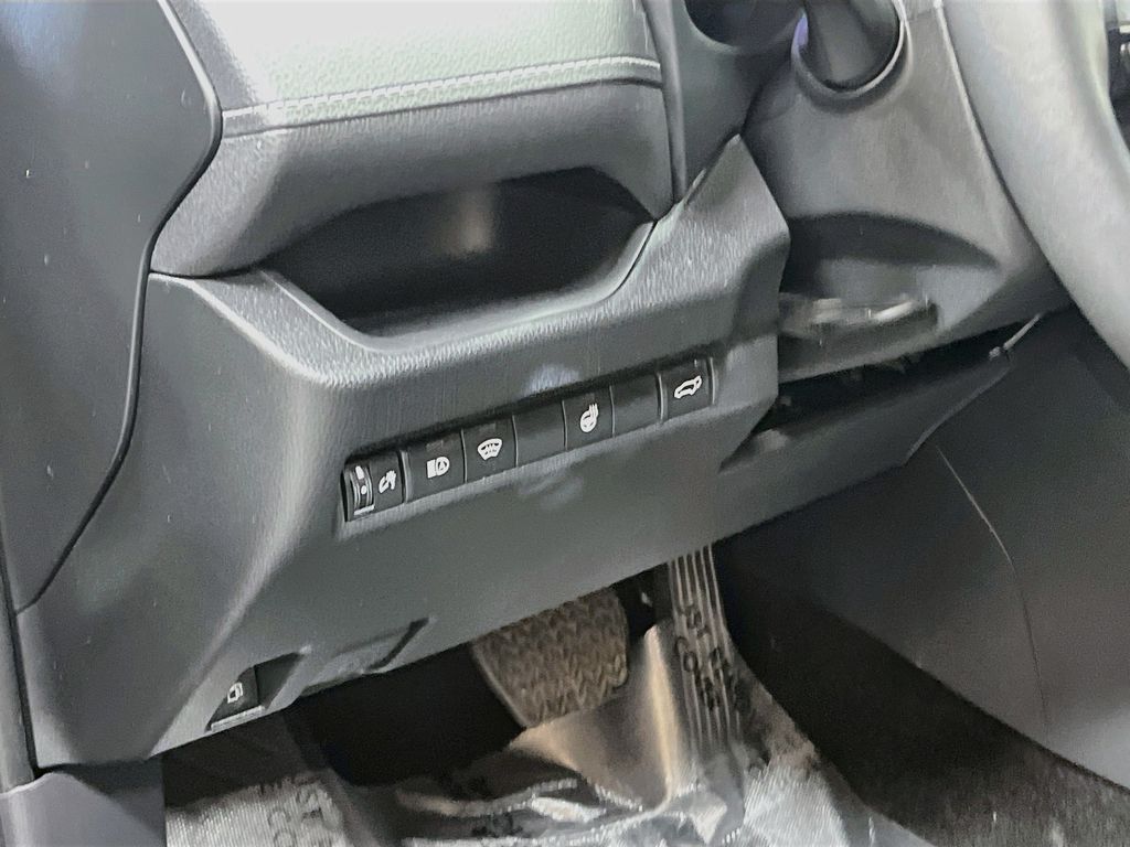 Main image 10
