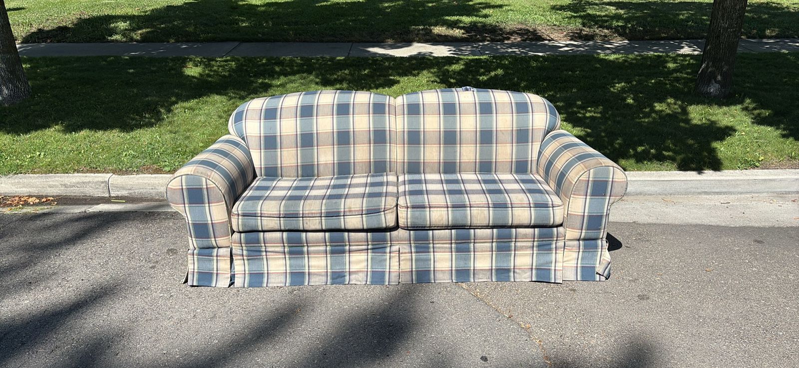 FREE COUCH