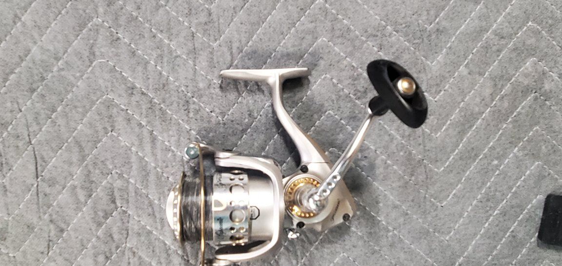 Pflueger Supreme XT Spinning Fishing Reel - Used