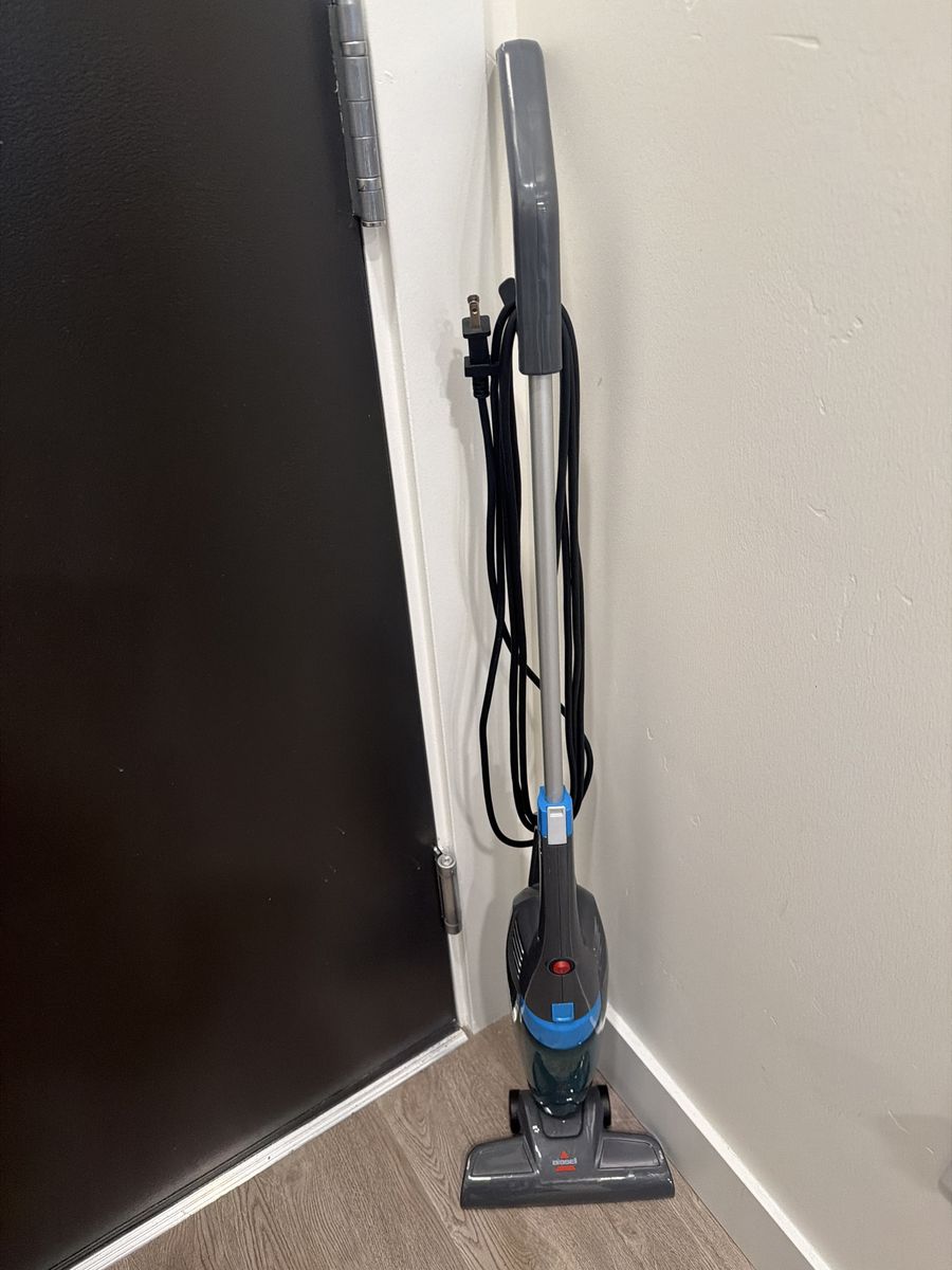 Bissell Featherweight Stick Lightweight Bagless Vacuum - Gray/Blue