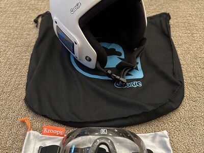 COOKIE FUEL SKYDIVING HELMET (MED)