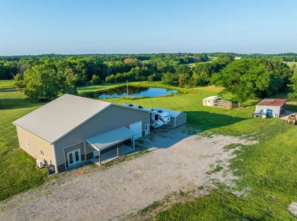30.6 Acres of Country Paradise Maysville, MO!