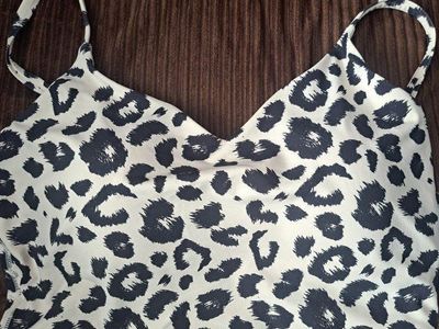 Brand new Crz Yoga swimsuit top