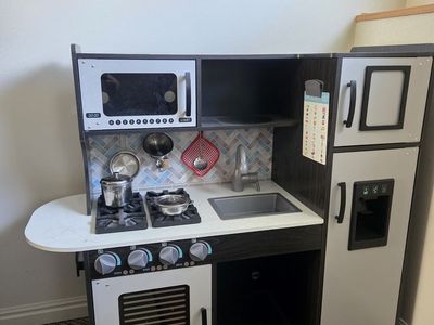 Melissa and Doug Play Kitchen
