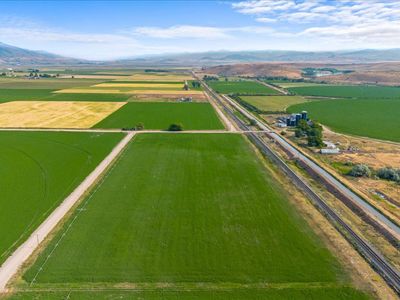 RARE ACREAGE IN CLIFTON, IDAHO – MOUNTAIN VIEWS + WATER SHARES!