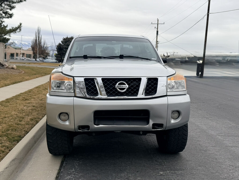 2012 Nissan Titan SV