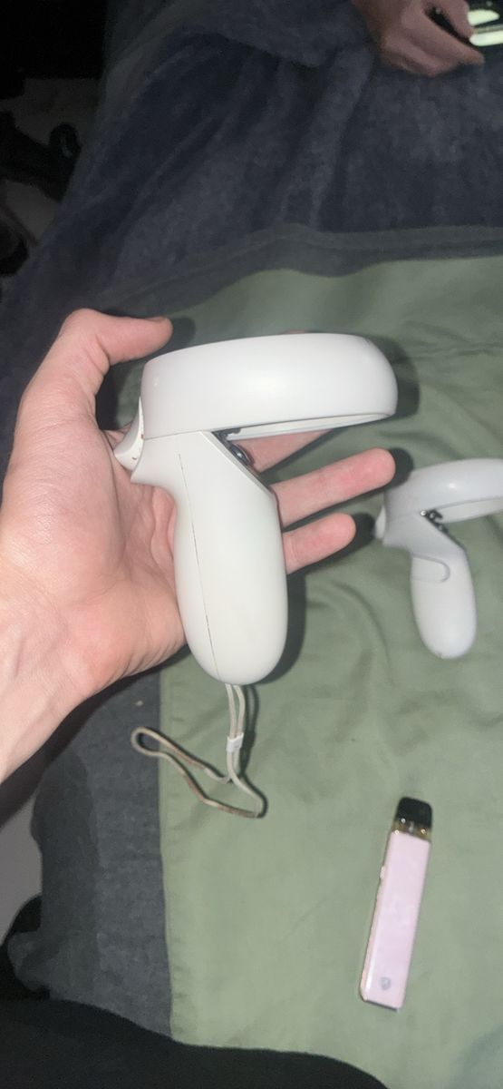 Meta Quest 2 VR Headset Controllers (Pair) - White, Excellent Condition