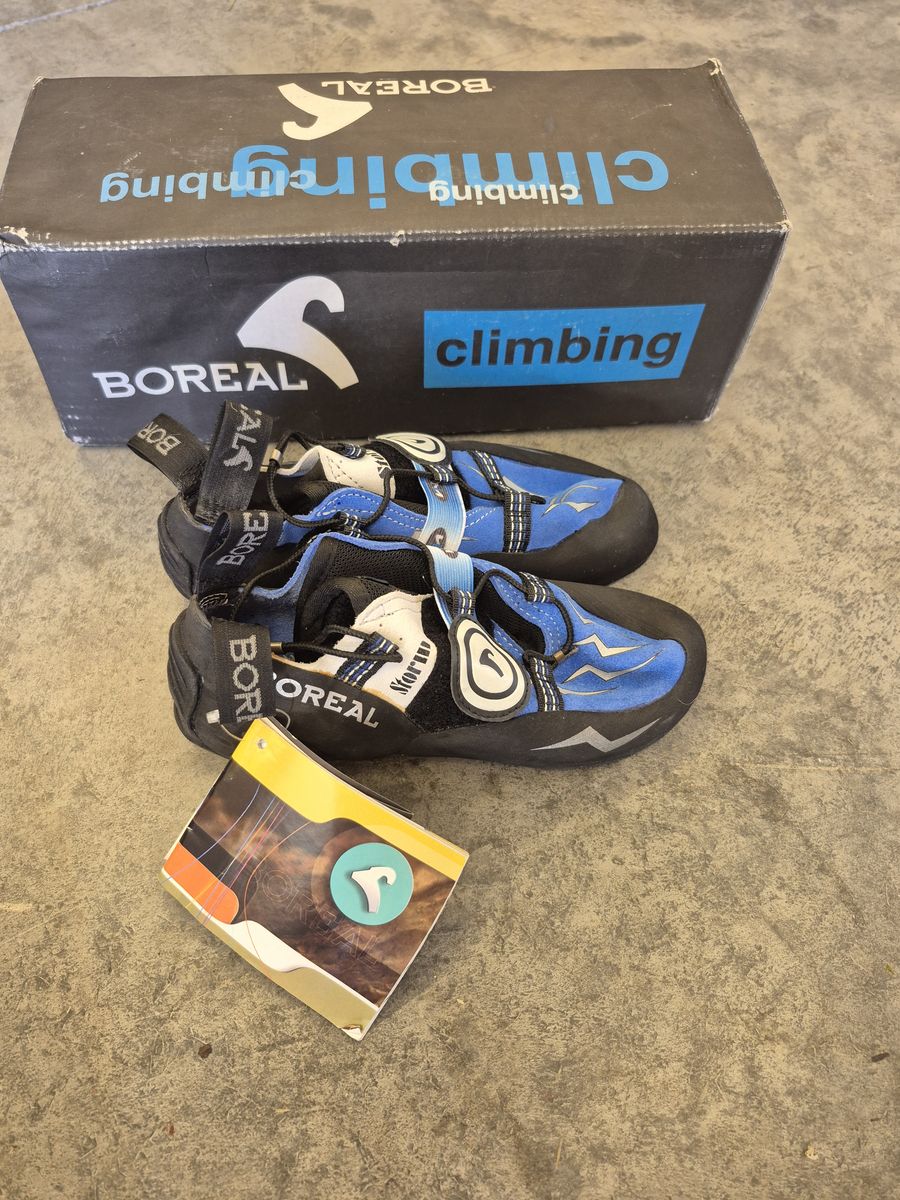 Climbing shoes size 7