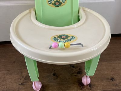 Vintage Cabbage Patch Kids Play Walker Rolling Chair Doll Seat Toy 1986 Coleco