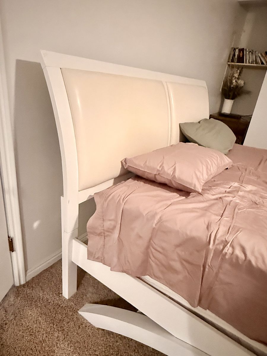 Main image 4