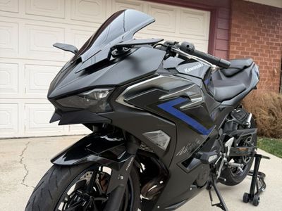 2025 Kawasaki Ninja 500 SE
