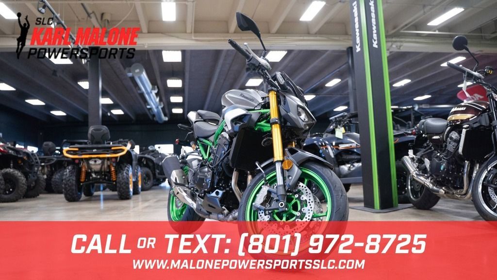 2026 Kawasaki Z900 SE ABS Metallic Matte Graphenes