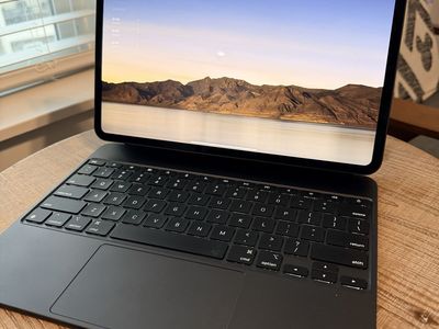 Apple iPad Pro 13-inch (M4) with Magic Keyboard, Apple Pencil Pro, Charger - Excellent Condition