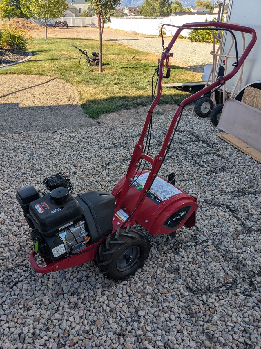 Earthquake 16" rear tine tiller