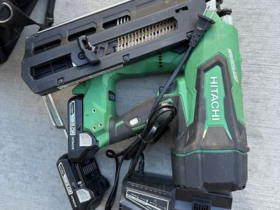Hitachi 18V cordless framing nailer